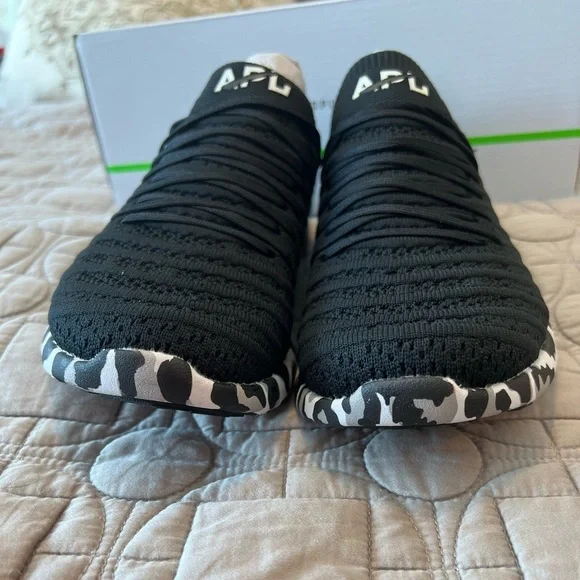 APL Women's Techloom Wave Slip On Running Sneaker Black White Leopard Sz 9 NEW - Picture 7 of 16